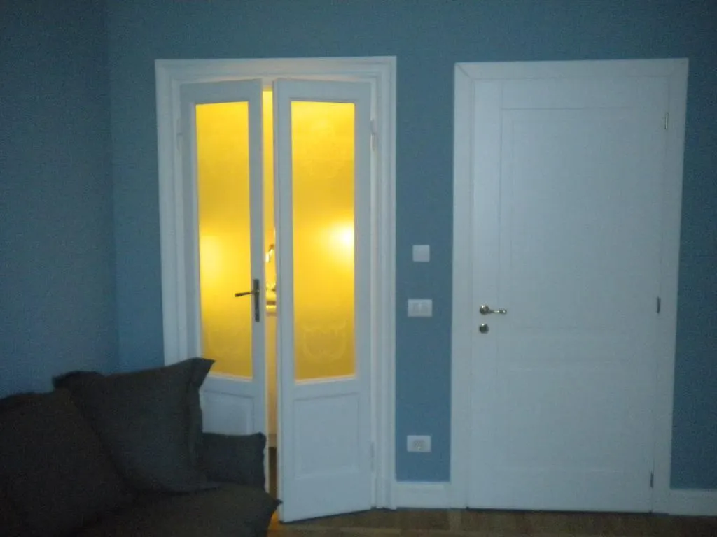 Zebra Rosso Apartment Milan