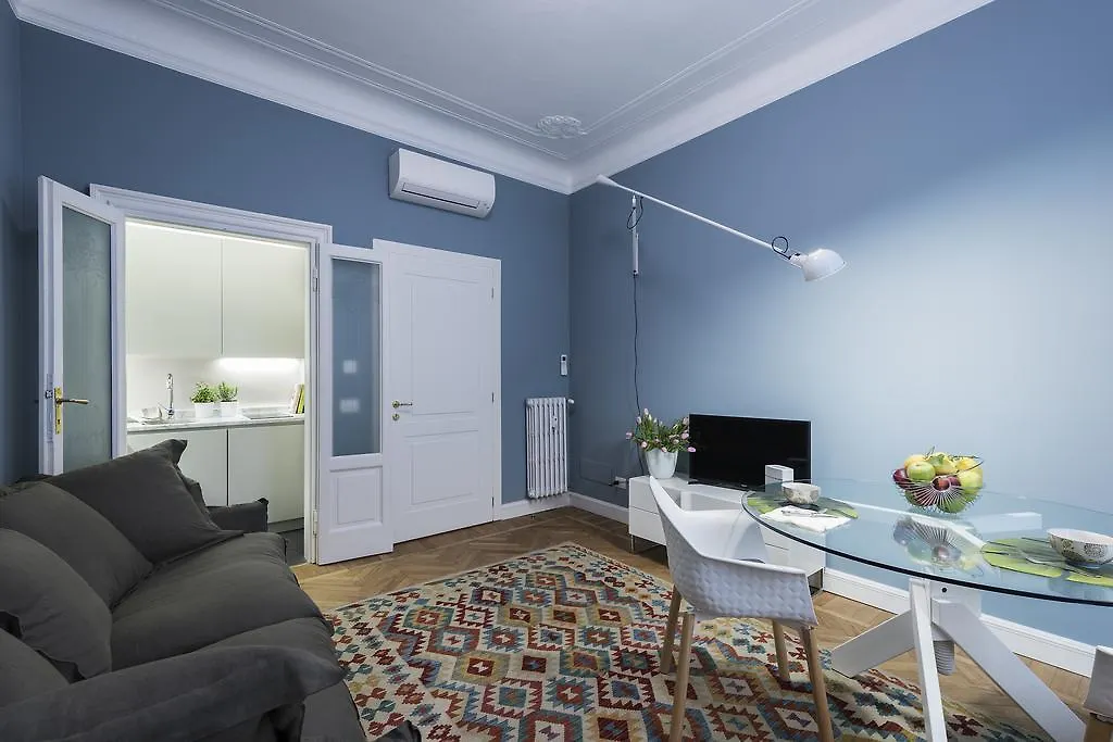 Zebra Rosso Apartment Milan