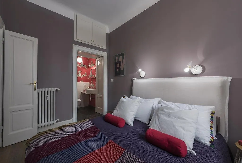Zebra Rosso Apartment Milan
