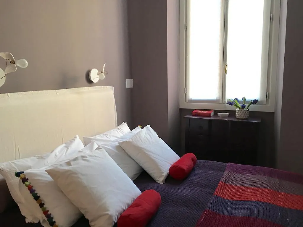 Zebra Rosso Apartment Milan Italy
