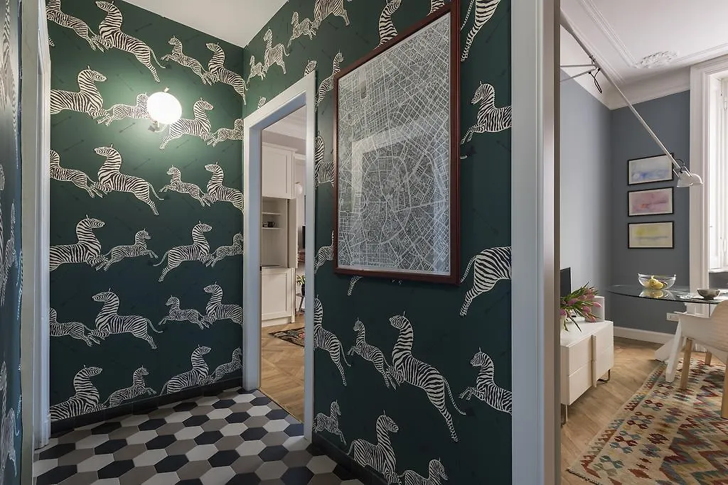 Zebra Rosso Apartment Milan