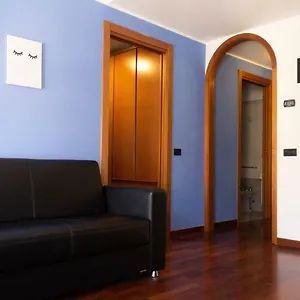 https://appartamento-in-porta-genova.italymilanhotels.net